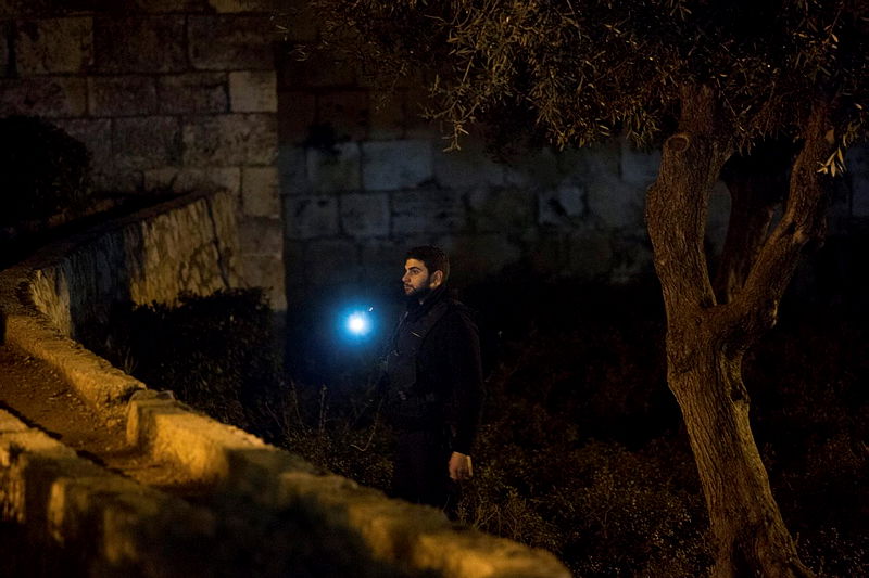 מחבלים התנפלו על יהודים ביציאה מהכותל, שני חשודים נעצרו