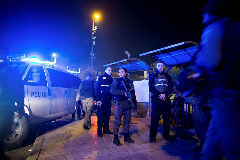 מחבלים התנפלו על יהודים ביציאה מהכותל, שני חשודים נעצרו