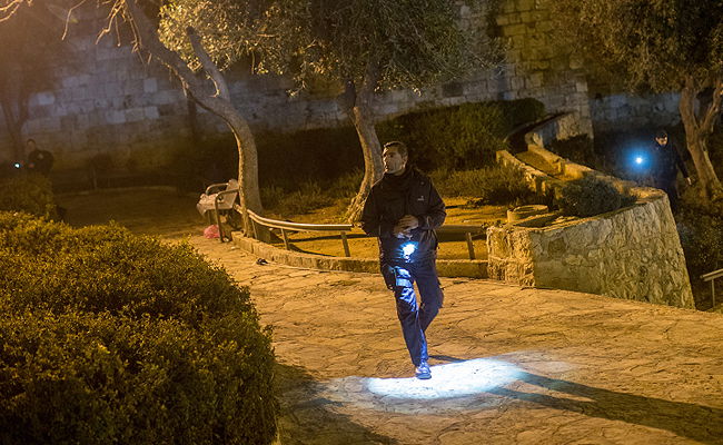 כוחות משטרה סורקים את אזור הפיגוע