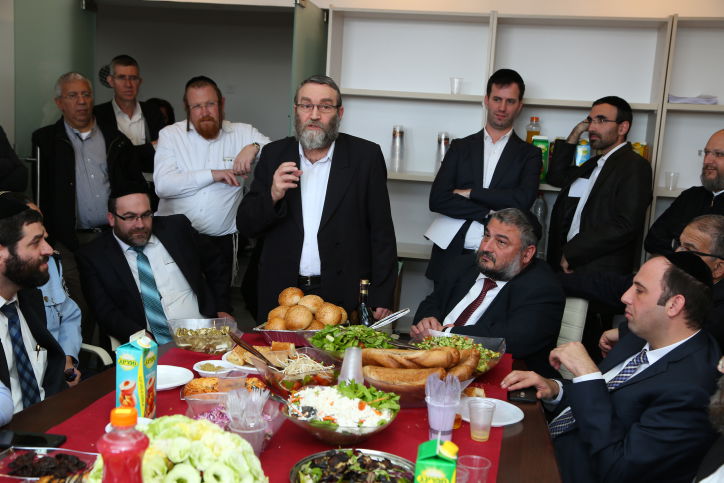 גפני בבית שמש: "אני עושה ואחרים לוקחים קרדיט"