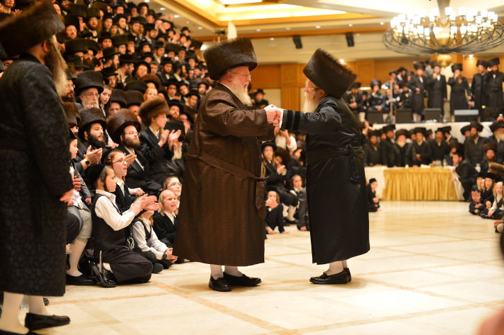 גלריה: מאות בחתונת בן הזקונים של האדמו"ר מסאסוב