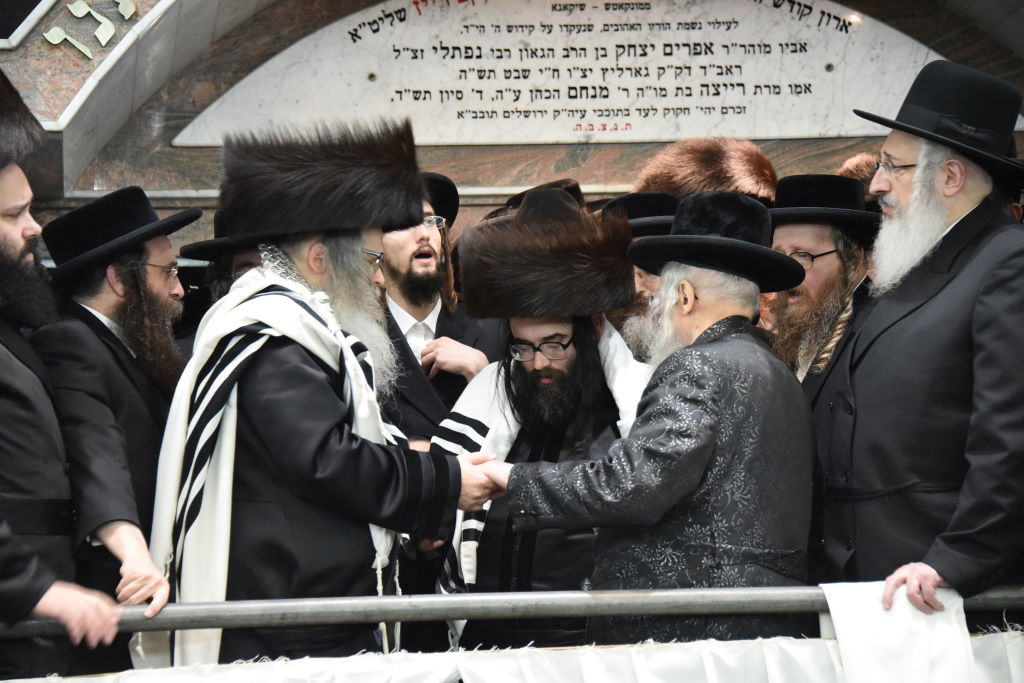 ברית, ריקודים וסעודה: צפו במסע של סאטמר