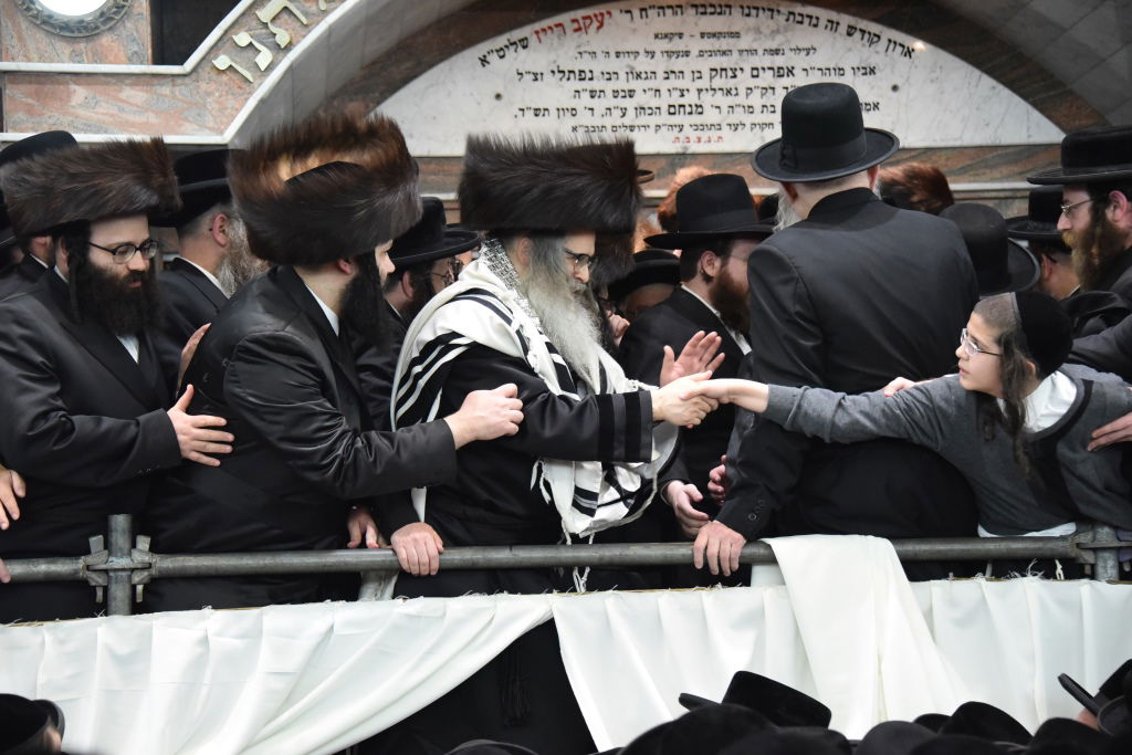 ברית, ריקודים וסעודה: צפו במסע של סאטמר