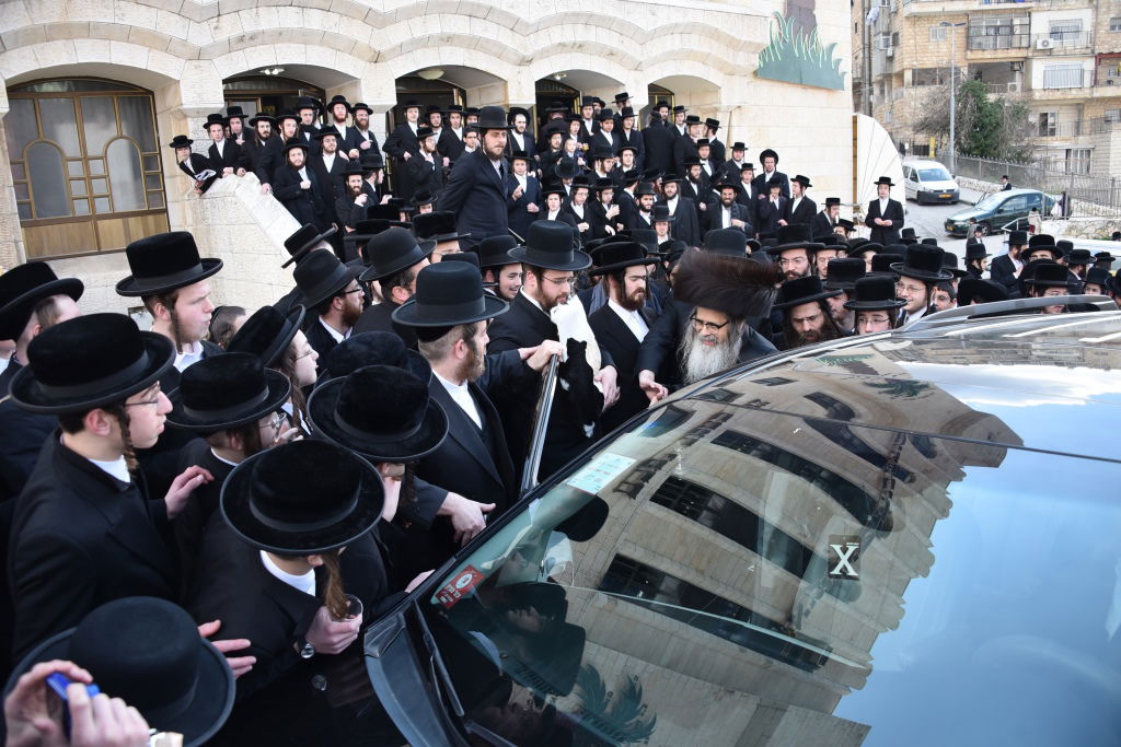 ברית, ריקודים וסעודה: צפו במסע של סאטמר