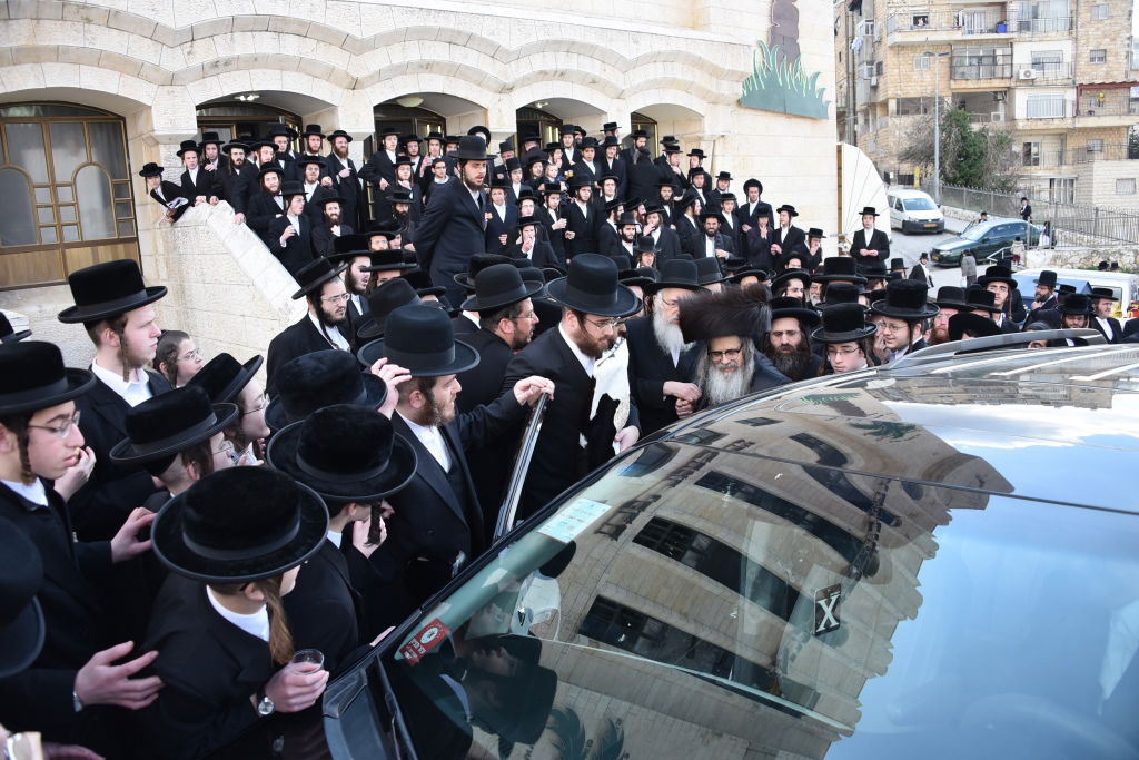 ברית, ריקודים וסעודה: צפו במסע של סאטמר