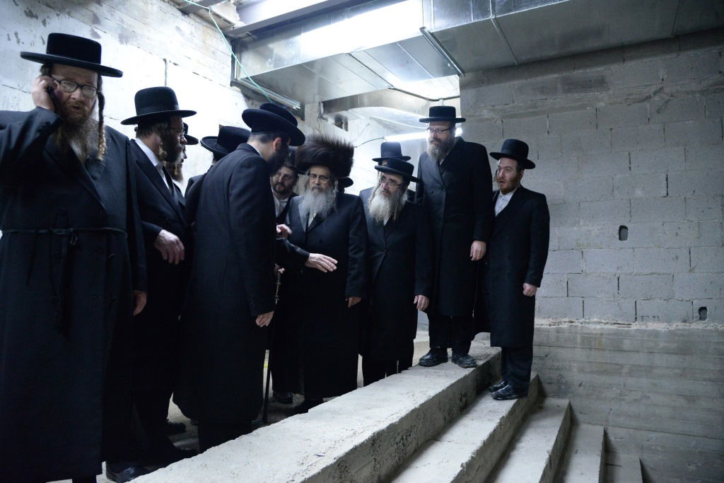 ברית, ריקודים וסעודה: צפו במסע של סאטמר