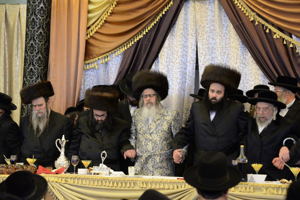 ברית, ריקודים וסעודה: צפו במסע של סאטמר