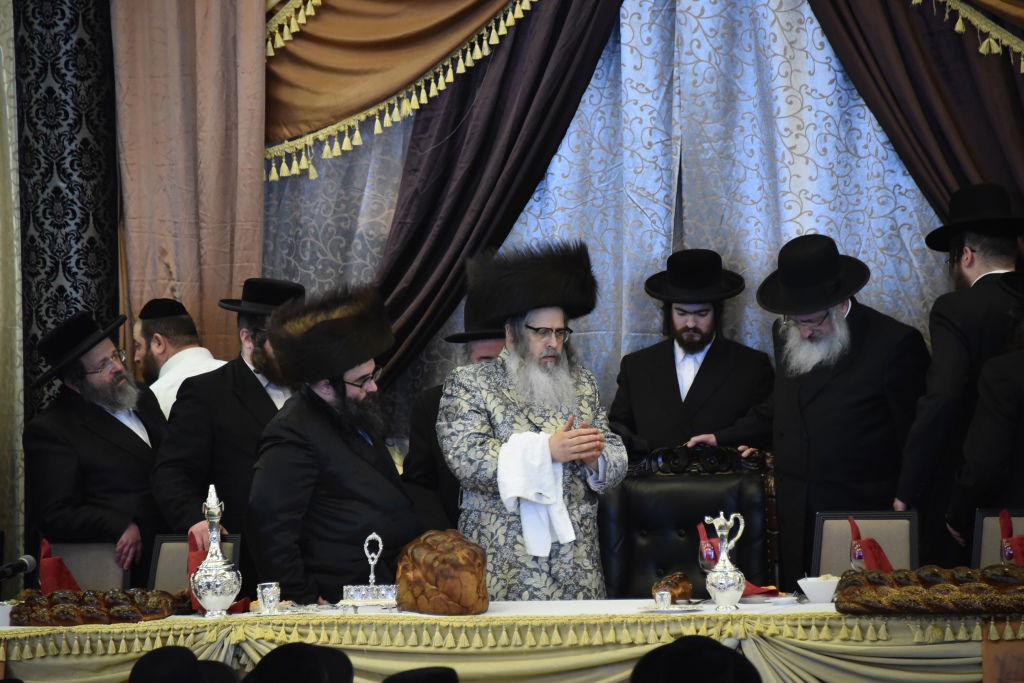 ברית, ריקודים וסעודה: צפו במסע של סאטמר