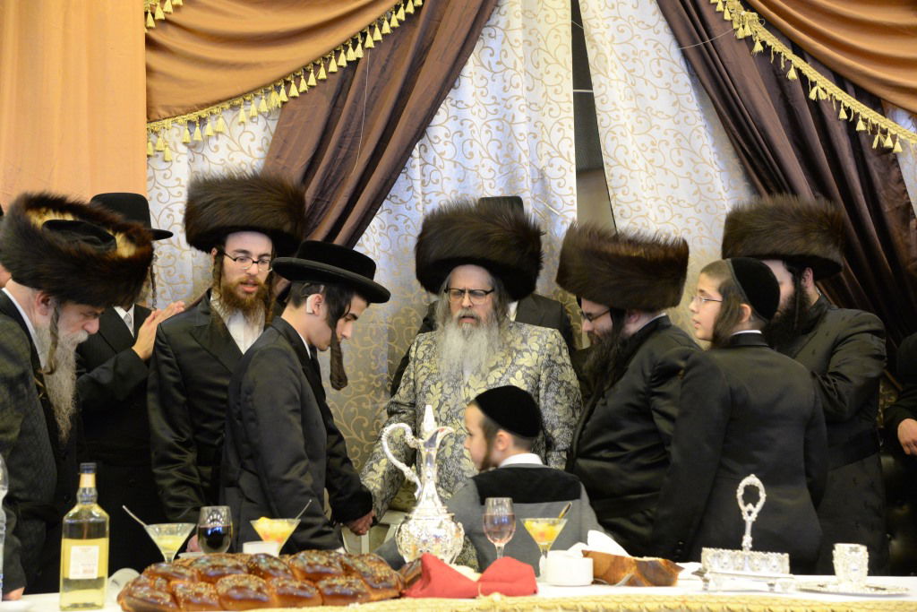 ברית, ריקודים וסעודה: צפו במסע של סאטמר