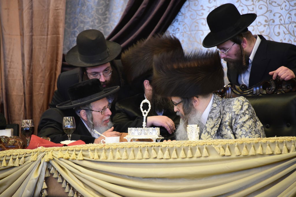 ברית, ריקודים וסעודה: צפו במסע של סאטמר