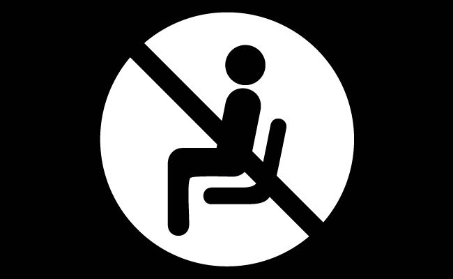 התלוננה שלא מרשים לה לשבת ופוטרה, תפוצה ב-63,000 שקל