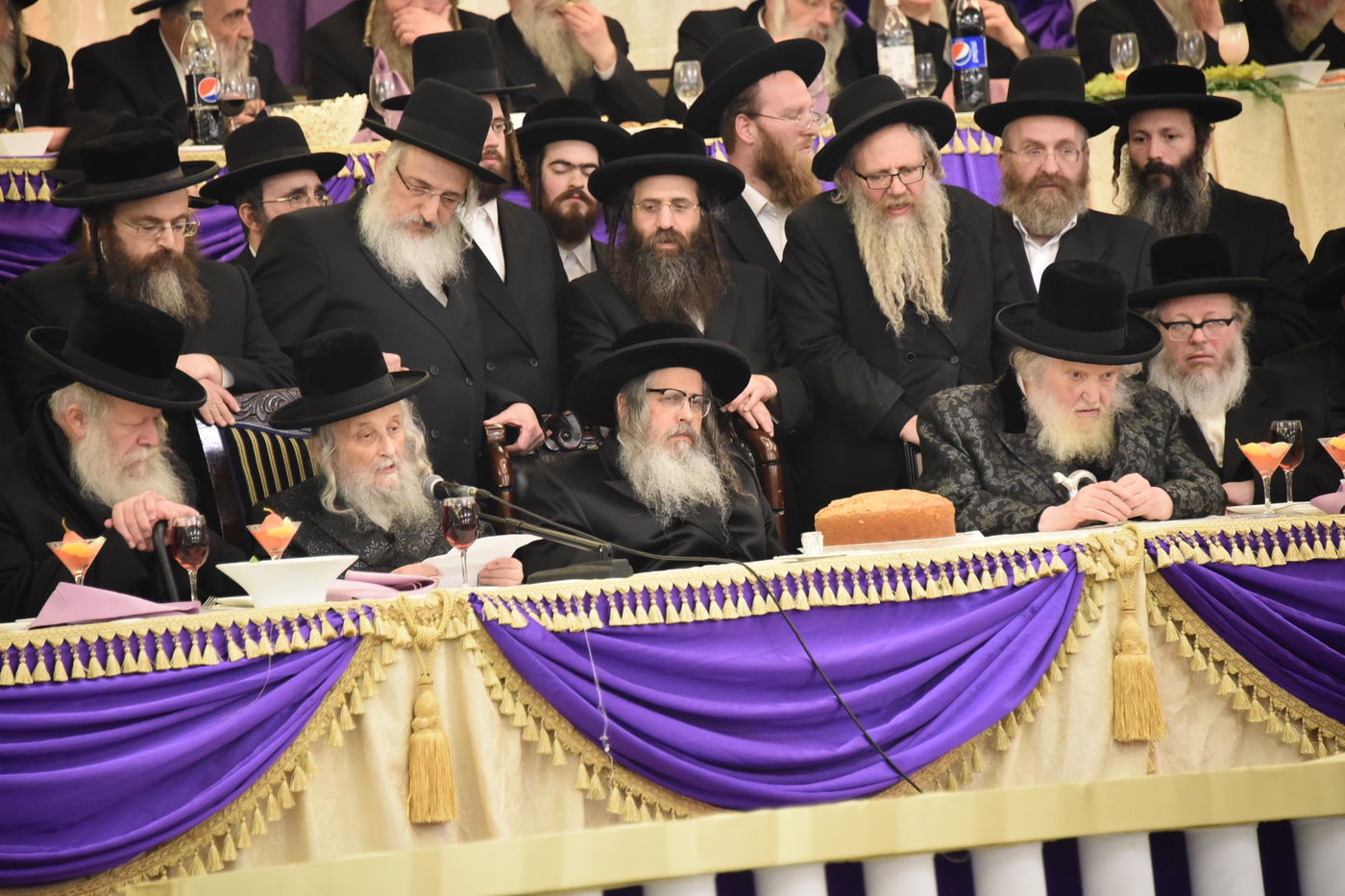 האדמו"ר מסאטמר תוקף את ראשי הישיבות ומנהיגי הדור