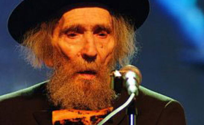 מרן הרב שטיינמן: לא לגלח במכונה, לא לעבוד במקום חילוני