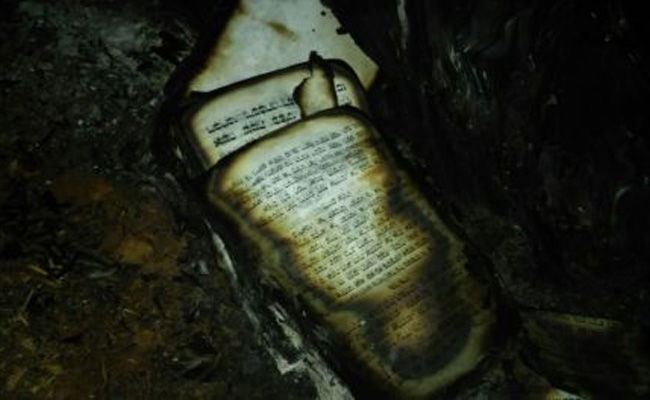 פשע שנאה ערבי: בית כנסת לזכר שלושת הנערים הועלה באש