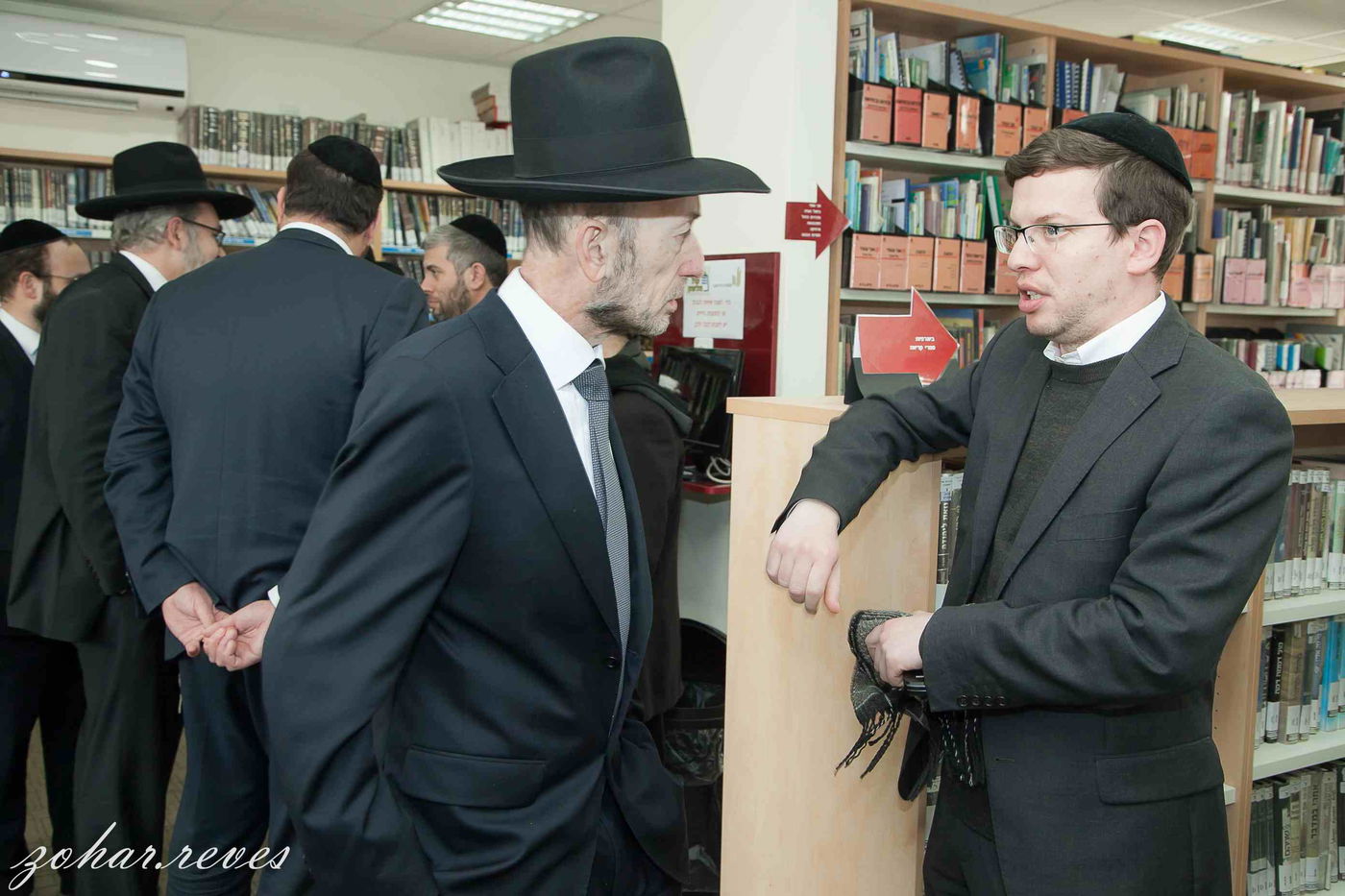 שעה קלה לאחר שחנך מבנה עם גפני: המנהל חש ברע ונפטר