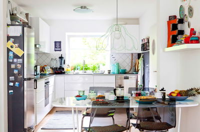 איקאה. מנורות תקרה עם אהילים מסוכנים