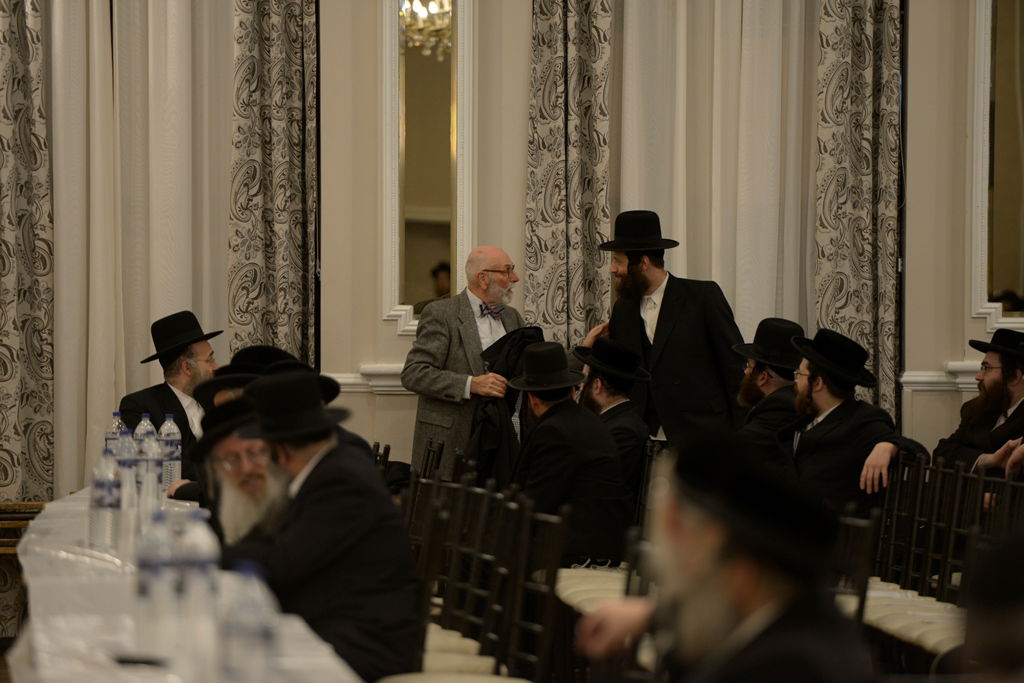 "דינא דמלכותא": בקרית יואל התכנסו כדי ללמוד את החוקים