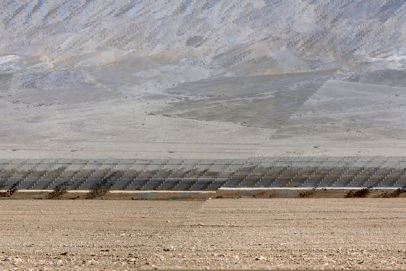 הגדר שתגן על ישראל "מפני חיות הטרף". צפו בתמונות