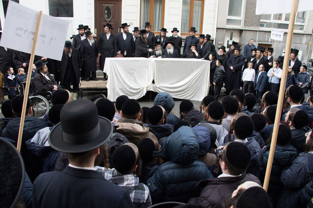 גלריה: האדמו"ר מסאטמר קפץ לביקור בזק באנטוורפן