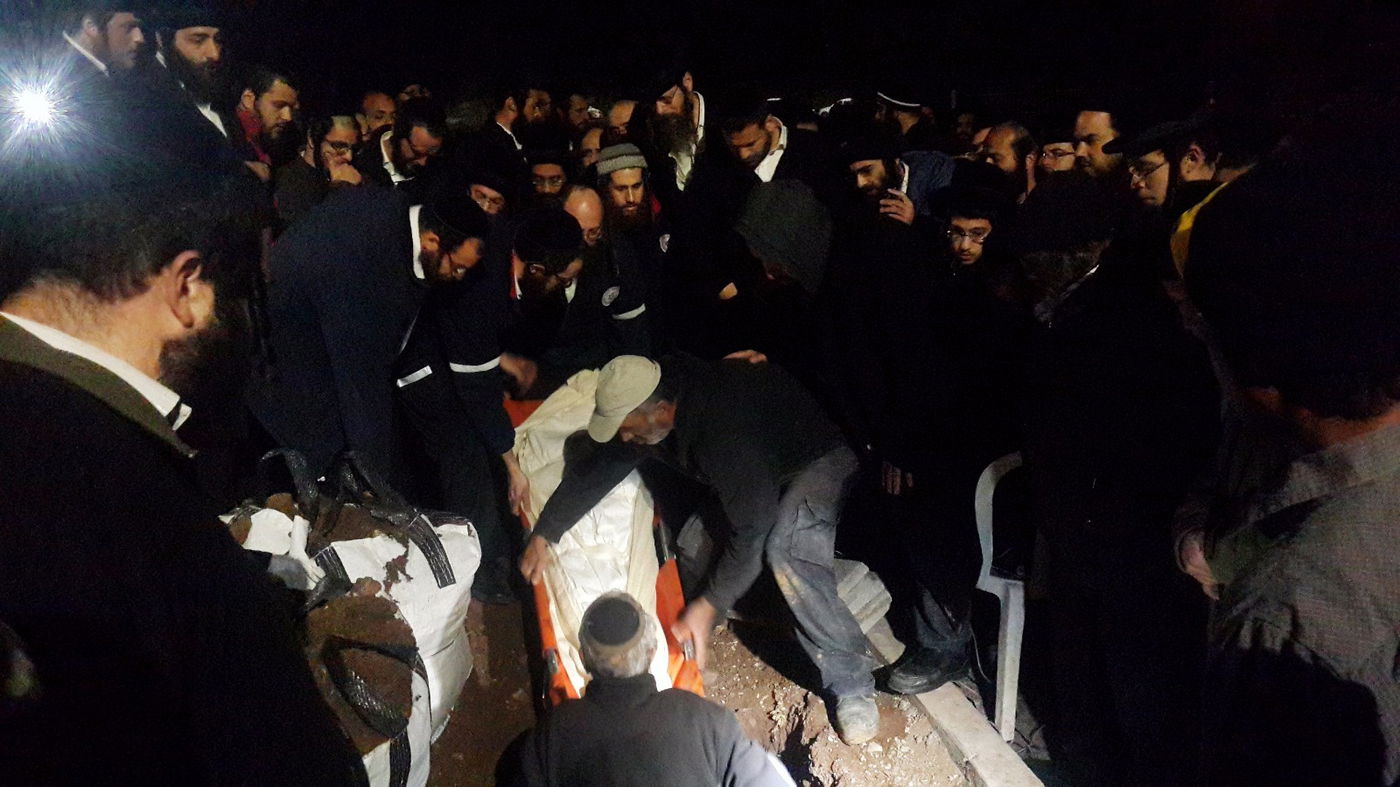 אביו של לוי יצחק אמדדי בכה: "הוא נפטר כבן תורה, חייבים להפסיק עם המחלוקת"