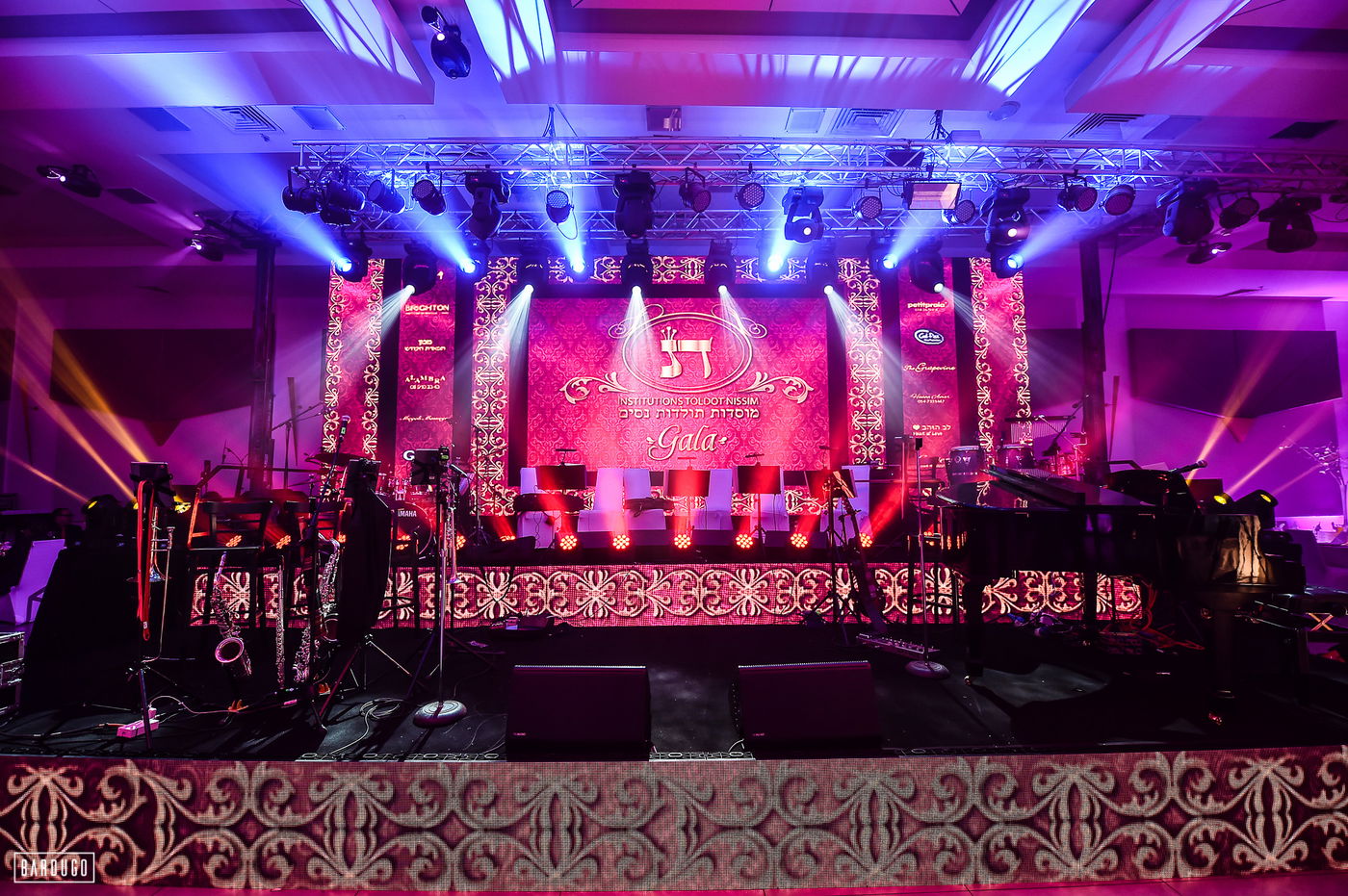 צפו: אוהד מושקוביץ, איציק דדיה ועוזיה צדוק מבצעים את 'מדוע'