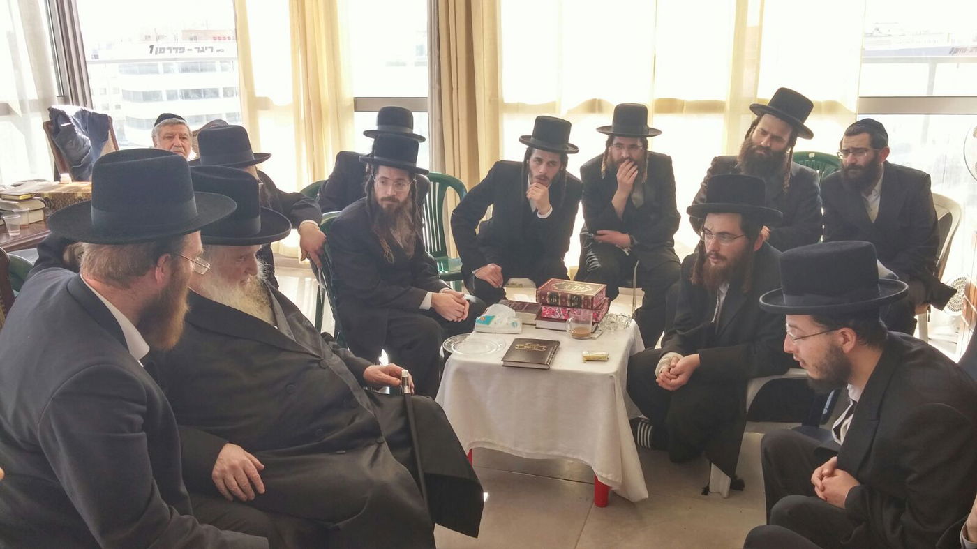 הראב"ד בניחום אבלים, הניום