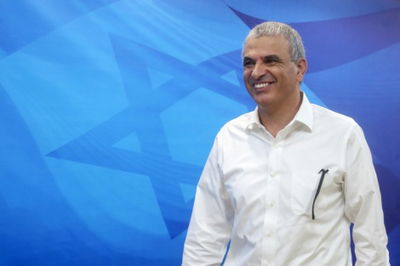 כחלון יוזם: הורדת מחירי המזון לפני החגים