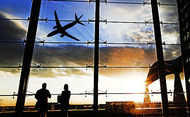 טרגדיה בנתב"ג: חרדי בשנות החמישים לחייו התמוטט ומת