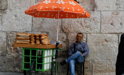 עגלת בייגלה בעיר העתיקה, אילוסטרציה