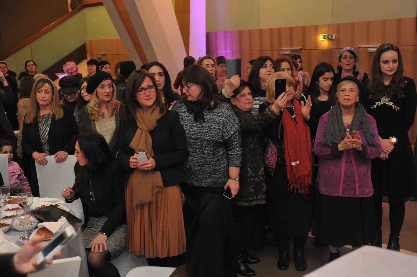 גלריה: הכנסת ספר תורה לזכר נרצחי הטבח בהיפר-כשר בפריז