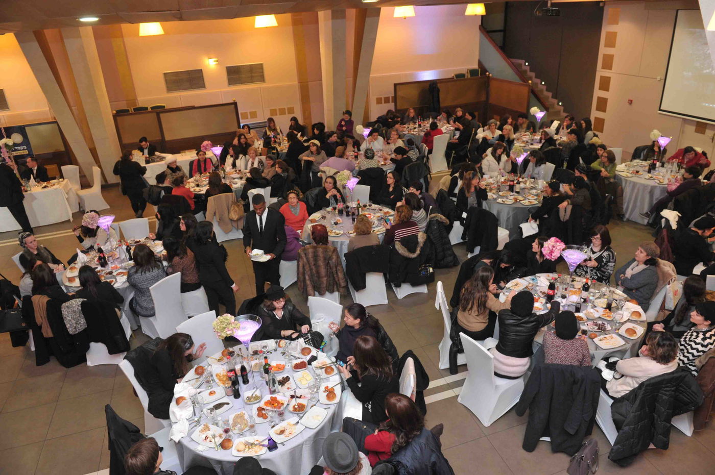 גלריה: הכנסת ספר תורה לזכר נרצחי הטבח בהיפר-כשר בפריז