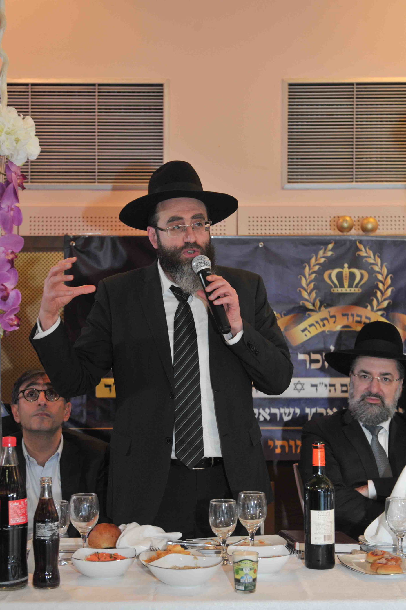 גלריה: הכנסת ספר תורה לזכר נרצחי הטבח בהיפר-כשר בפריז