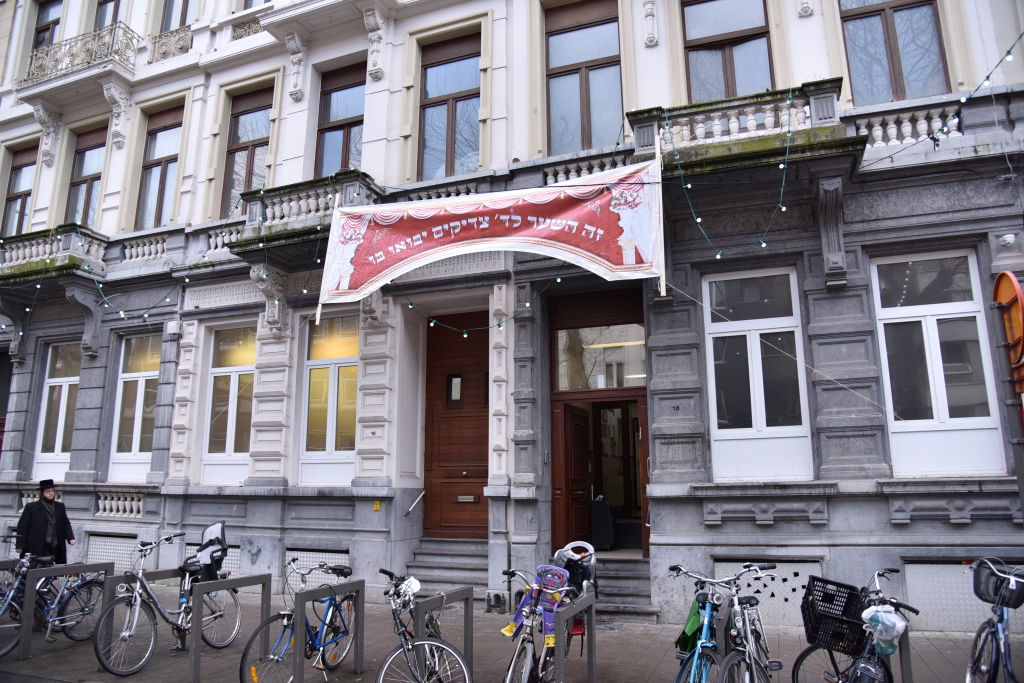 תיעוד: ההכנות באנטוורפן לקראת השבת עם האדמו"ר ויז'ניץ