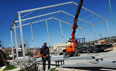 אהלי ענק לאלפי חסידים: צפו בהכנות לשבת של סאטמר במירון