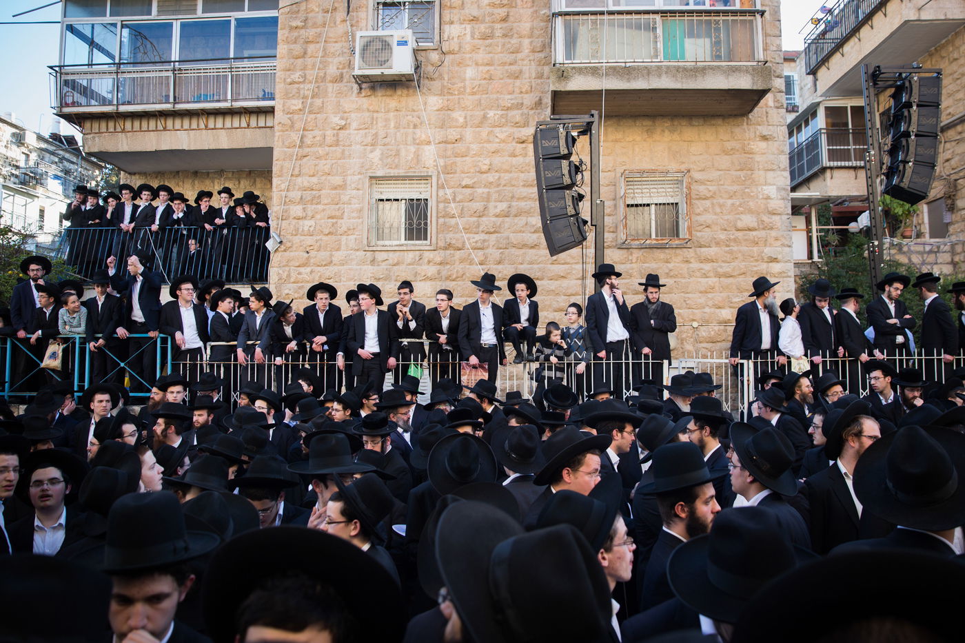 בדמע וכאב: אלפים נפרדו מראש ישיבת פוניבז'