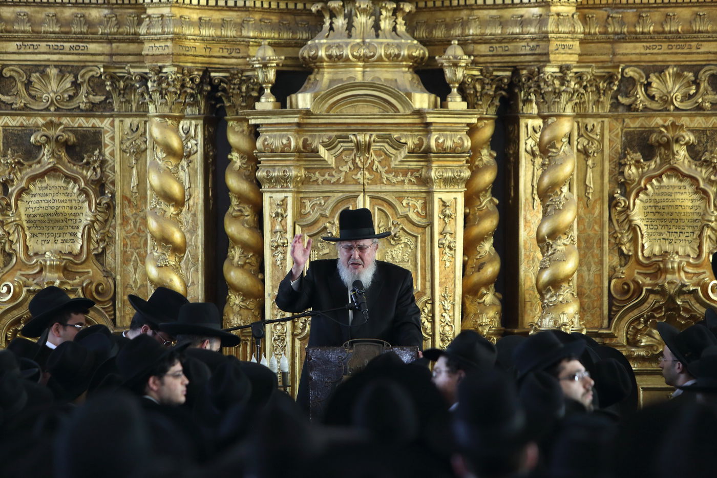 בדמע וכאב: אלפים נפרדו מראש ישיבת פוניבז'