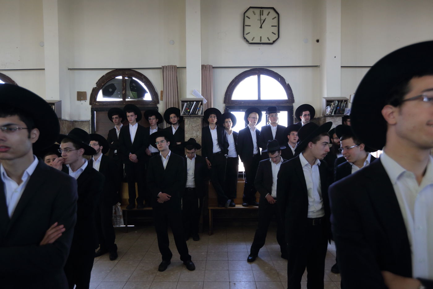 בדמע וכאב: אלפים נפרדו מראש ישיבת פוניבז'