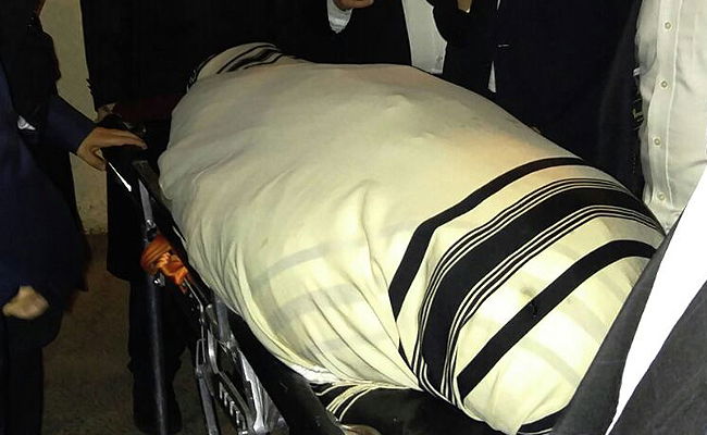 מיטת הגרח"ש זצ"ל מגיע לביתו, הלילה