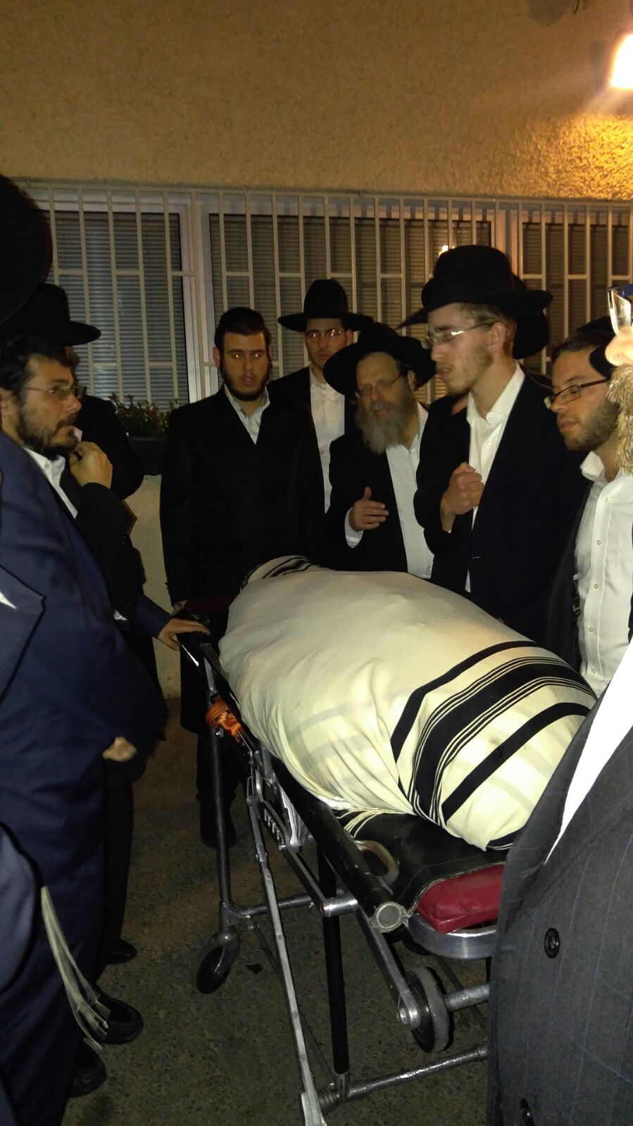 מרן הרב שטיינמן: הלווית הגרח"ש זצ"ל - כבוד התורה