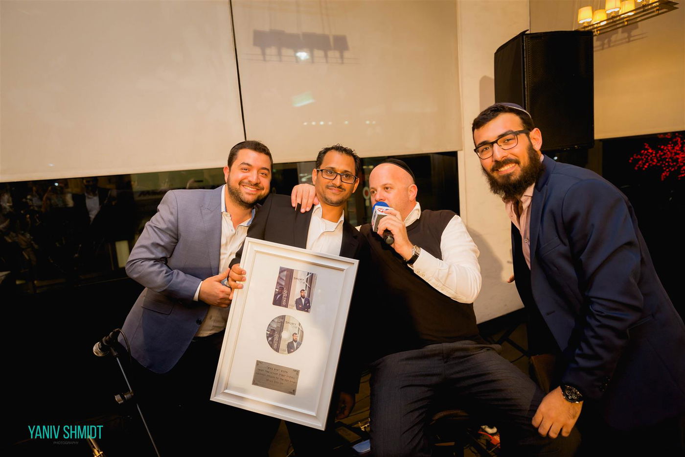 שוקי משיק אלבום בכורה; האזינו ל"הוא הכל"