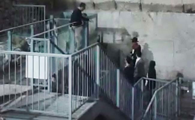 המאבטח והמתפללים שגורשו מהרחבה