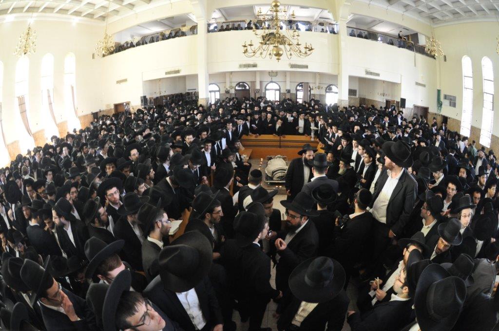 תיעוד מקיף: אלפים בהלווית ראש הישיבה הגרח"ש ליבוביץ זצ"ל