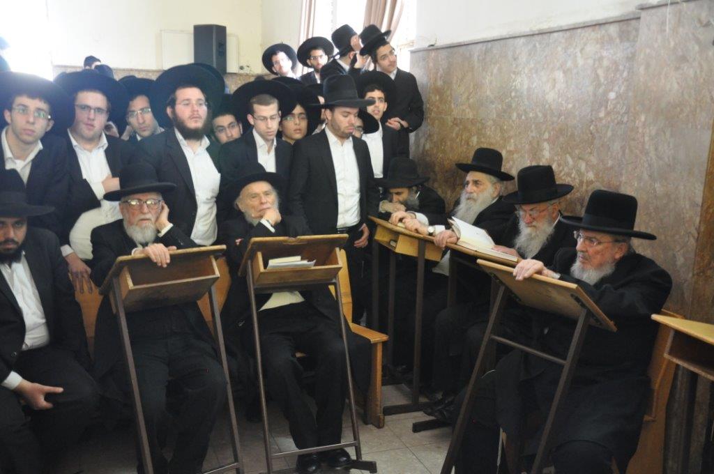 תיעוד מקיף: אלפים בהלווית ראש הישיבה הגרח"ש ליבוביץ זצ"ל