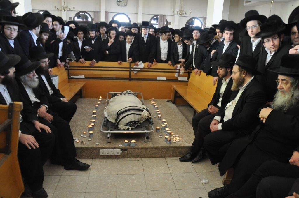 תיעוד מקיף: אלפים בהלווית ראש הישיבה הגרח"ש ליבוביץ זצ"ל