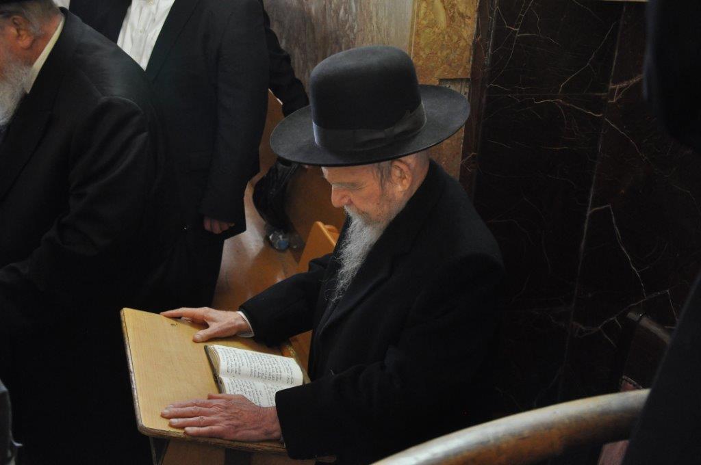 תיעוד מקיף: אלפים בהלווית ראש הישיבה הגרח"ש ליבוביץ זצ"ל