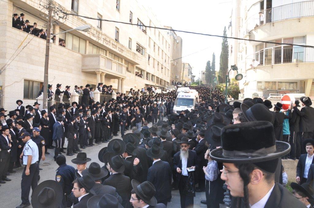 תיעוד מקיף: אלפים בהלווית ראש הישיבה הגרח"ש ליבוביץ זצ"ל