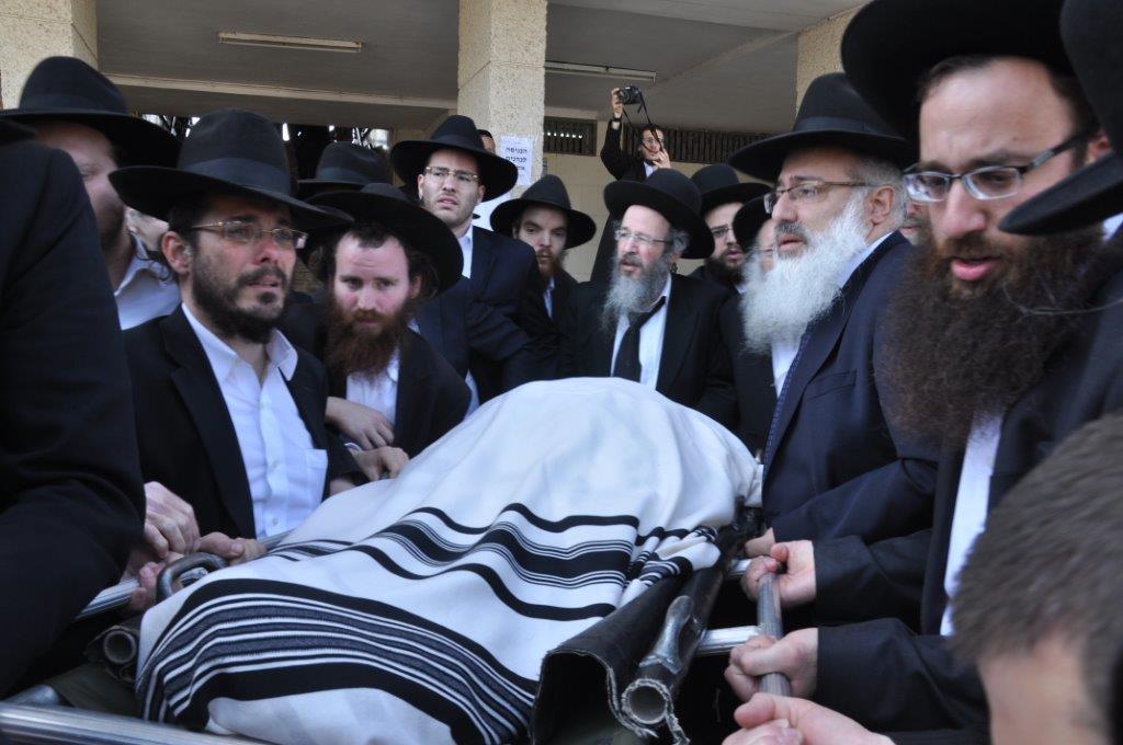 תיעוד מקיף: אלפים בהלווית ראש הישיבה הגרח"ש ליבוביץ זצ"ל