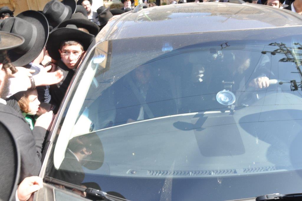 תיעוד מקיף: אלפים בהלווית ראש הישיבה הגרח"ש ליבוביץ זצ"ל