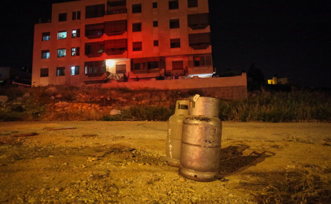 התקין בלוני גז בשטח משותף – עבירה על החוק?