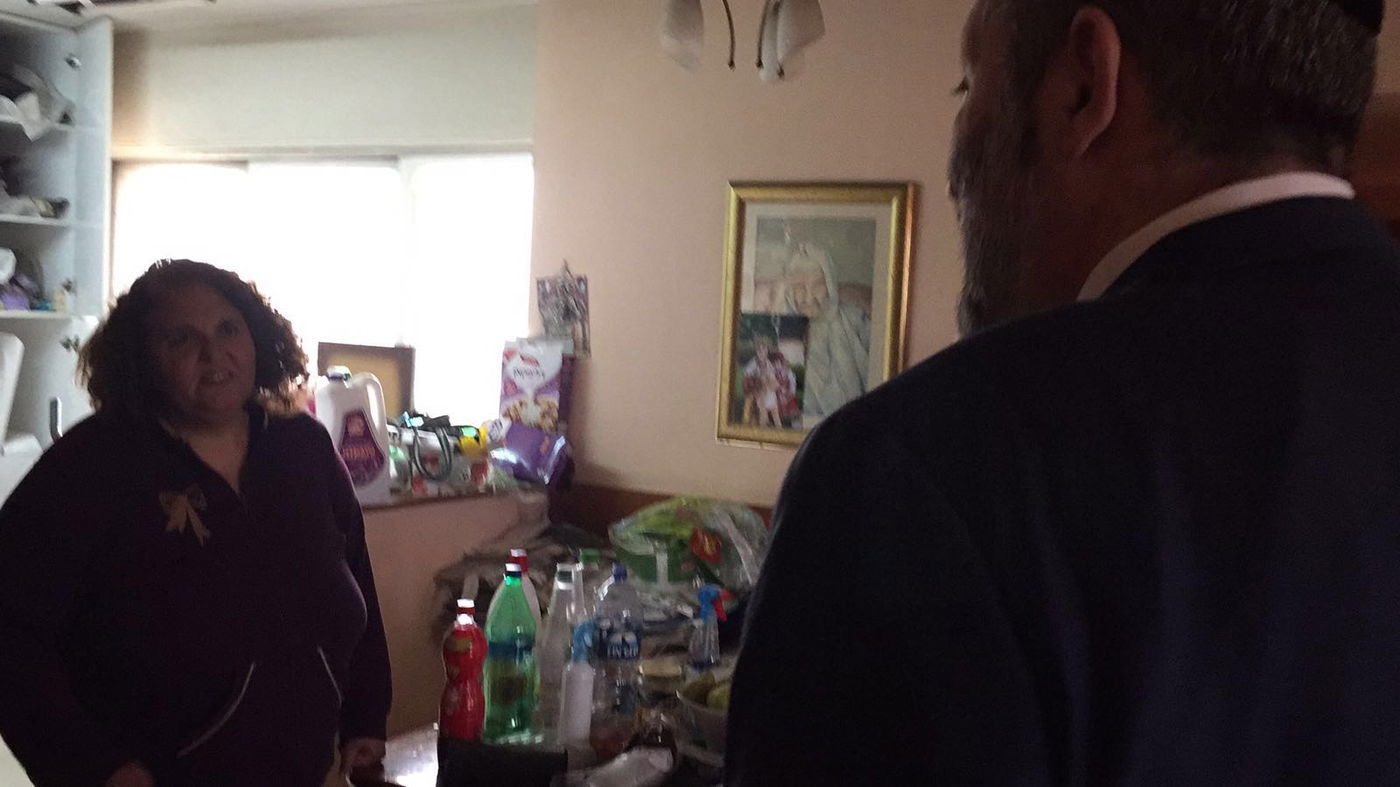 שר הפנים אריה דרעי ביקר בבית בו גדל בבת-ים